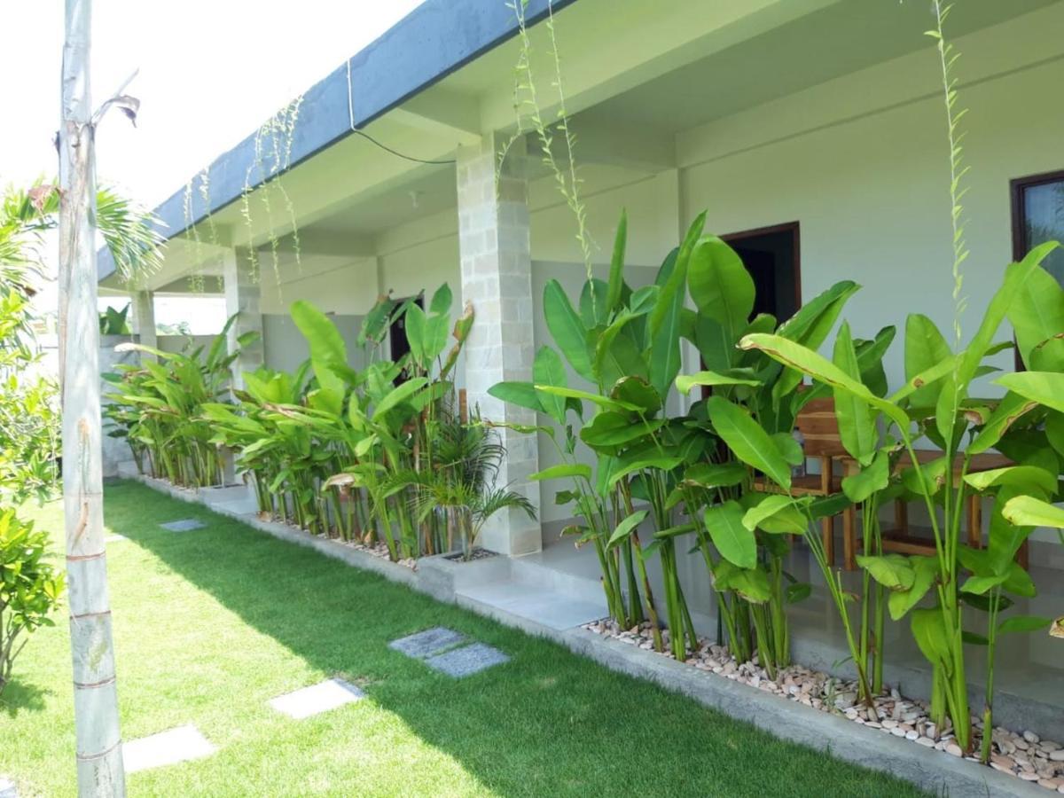 Kamala Hotel Selong Belanak Exterior photo